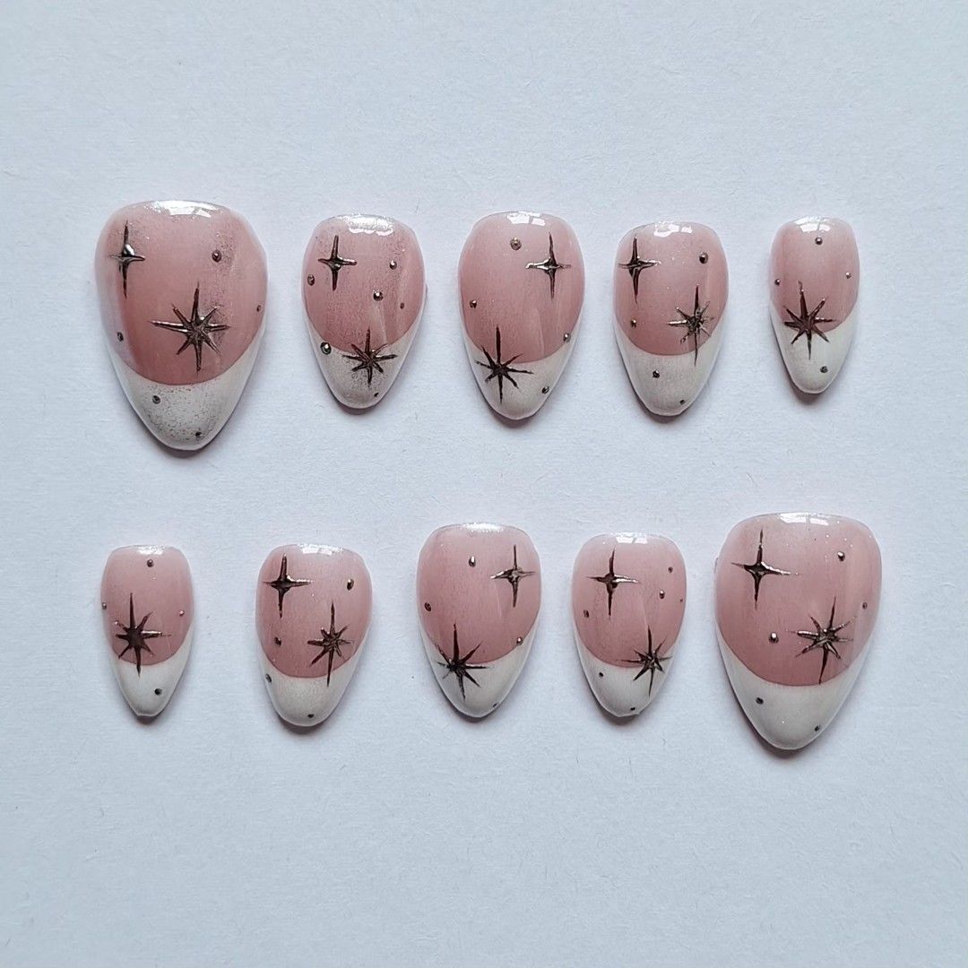 Custom press on nails (Category: Hands & Nails) located in Quezon City. Submitted by luxetips_pressph (Listing ID 1468059624, Image 1). Description: Custom Press On Nails for 250-350php Any shape and length message to order and for inquiries Inclusions: 📌 Nail Prep Kit (Alcohol Pads, Cuticle Pusher, Nail File) 📌 Jelly Glue 📌 Care Card 📌 Press On Nails.