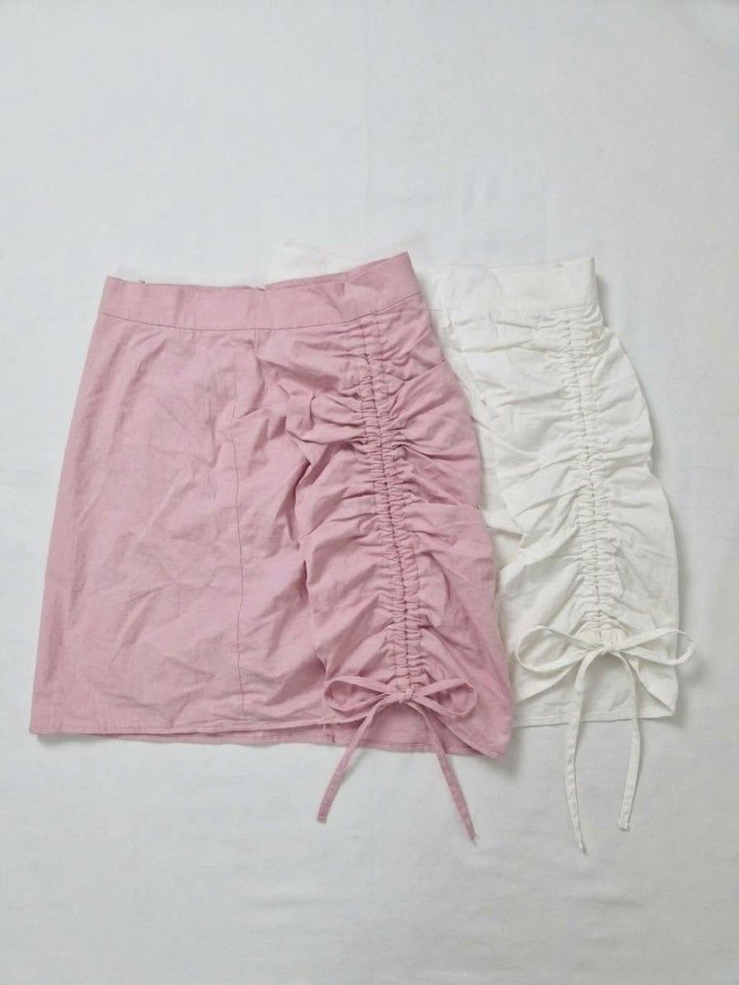 Cutie Mini skirt (set) (Category: Skirts) located in Calasiao. Submitted by scouture8 (Listing ID 1468151606, Image 1). Description: size (S) 26 inches On hand.