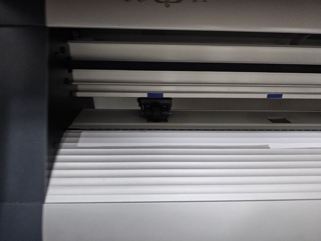 Cuyi Vinyl Cutter Plotter Cutting Machine (Category: Craft Supplies & Tools) located in Taytay. Submitted by marygracezuniega (Listing ID 1468207599, Image 2). Description: - Heavy-duty Cuyi cutting plotter, fully functional and ready for use - Ideal for sign making, vinyl, and craft cutting projects - Equipped with dual pinch rollers for steady material feeding - User-friendly digital LCD display with navigation and function buttons - Includes s