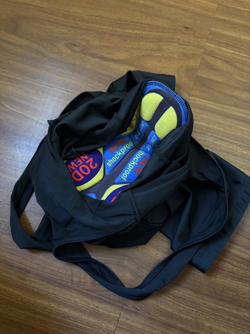Cycling Bib Shorts Small (Category: Activewear) located in Rizal. Submitted by pinatoi (Listing ID 1468069839, Image 3). Description: Cycling Bib Shorts Black Gel Padding SMALL Location: Upper Antipolo.
