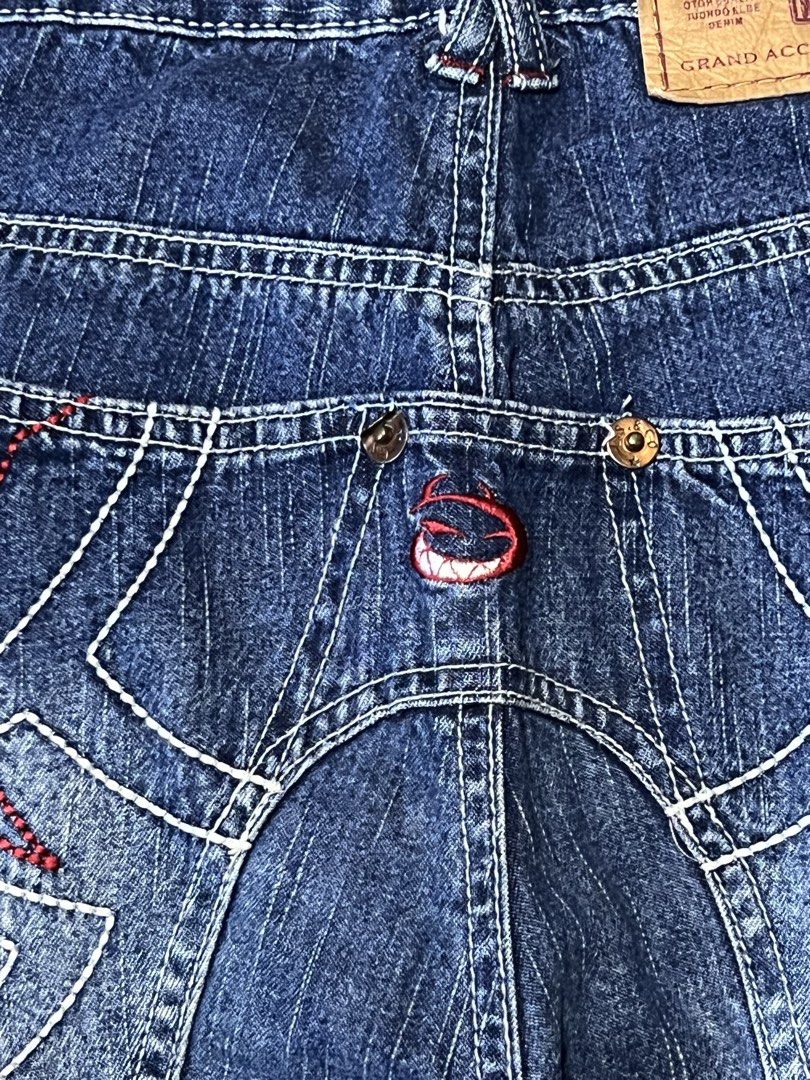D6K Long Jorts (Category: Shorts) located in Angono. Submitted by odd.fitt (Listing ID 1468094892, Image 3). Description: 28 on tag 28W 24L 10H No issue.