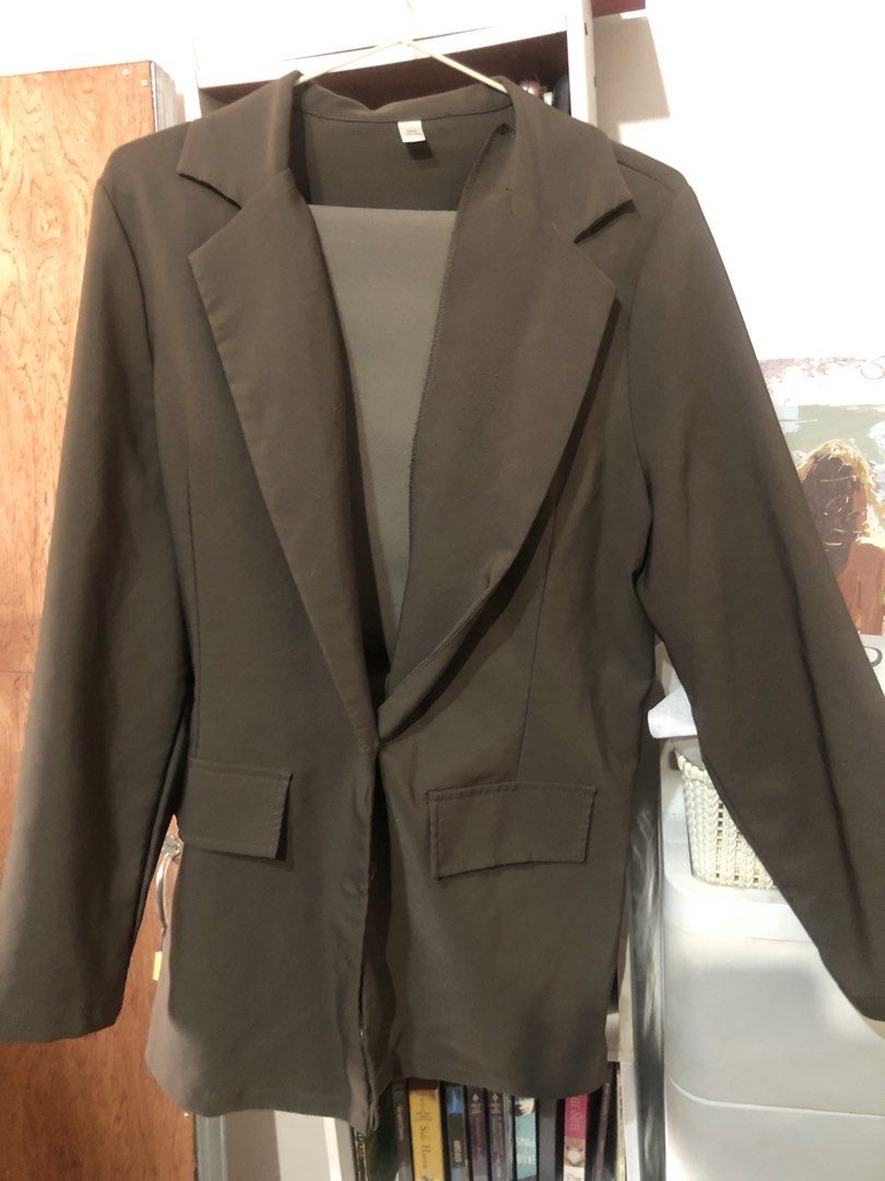 Blazer and Pants Set Size 3XL (Category: Sets or Coordinates) located in Manila. Submitted by camron08 (Listing ID 1468134938, Image 2). Description: - Color: Dark green - Size: 3XL (180/100A) - Set includes: Matching blazer and trousers - Blazer details: Lapels and front pockets - Pants details: Elastic waistband and belt loops - Style: Workwear or smart casual.
