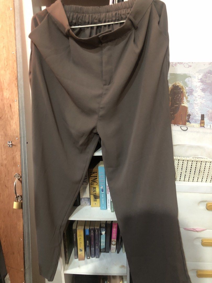 Blazer and Pants Set Size 3XL (Category: Sets or Coordinates) located in Manila. Submitted by camron08 (Listing ID 1468134938, Image 3). Description: - Color: Dark green - Size: 3XL (180/100A) - Set includes: Matching blazer and trousers - Blazer details: Lapels and front pockets - Pants details: Elastic waistband and belt loops - Style: Workwear or smart casual.