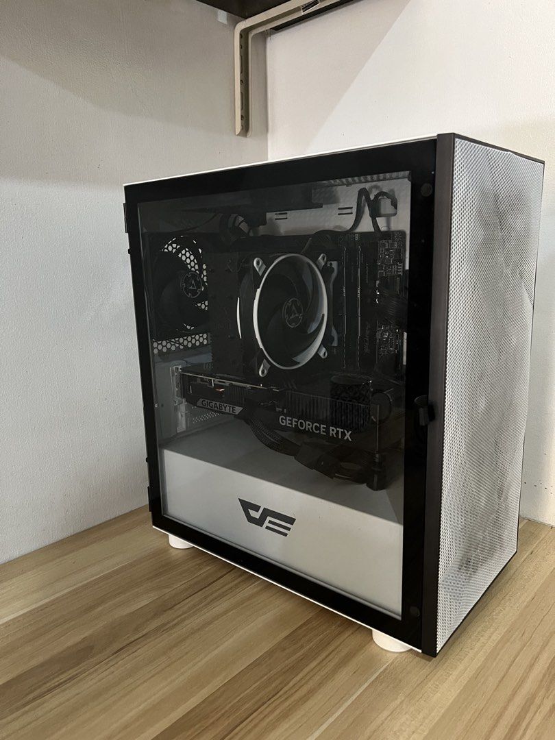 DarkFlash DLM21 White Desktop PC Case (Category: Desktops) located in Quezon City. Submitted by nylxon84 (Listing ID 1468113607, Image 3). Description: Currently dusty, no time to clean. Last pic is my previous build using the case. RFS: swapped to smaller form factor for travel. Pick up or delivery.