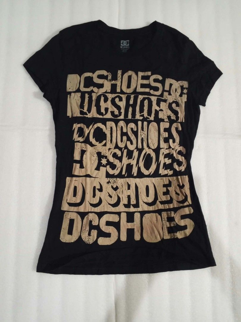DC shoes crewneck Tshirt (Category: Coats, Jackets and Outerwear) located in General Santos City (Dadiangas). Submitted by thrift_raid (Listing ID 1468063259, Image 1). Description: size Large.