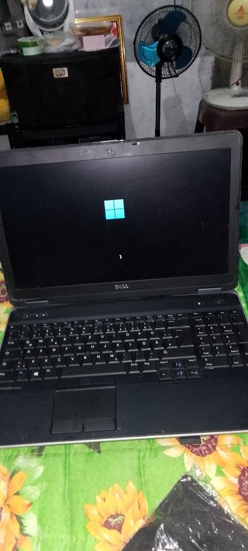 Dell Latitude E6540 Laptop Windows 7 can be upgraded (Category: Laptops & Notebooks) located in Malabon City. Submitted by marierp70 (Listing ID 1468080478, Image 2). Description: - Dell Latitude laptop, perfect for work or study - Windows 7installed, fast boot-up and smooth performance... pang office work, panooran sa you tube... p - Full-size keyboard with numeric keypad and trackpoint - Convenient built-in SD card reader on the front edge - Cl