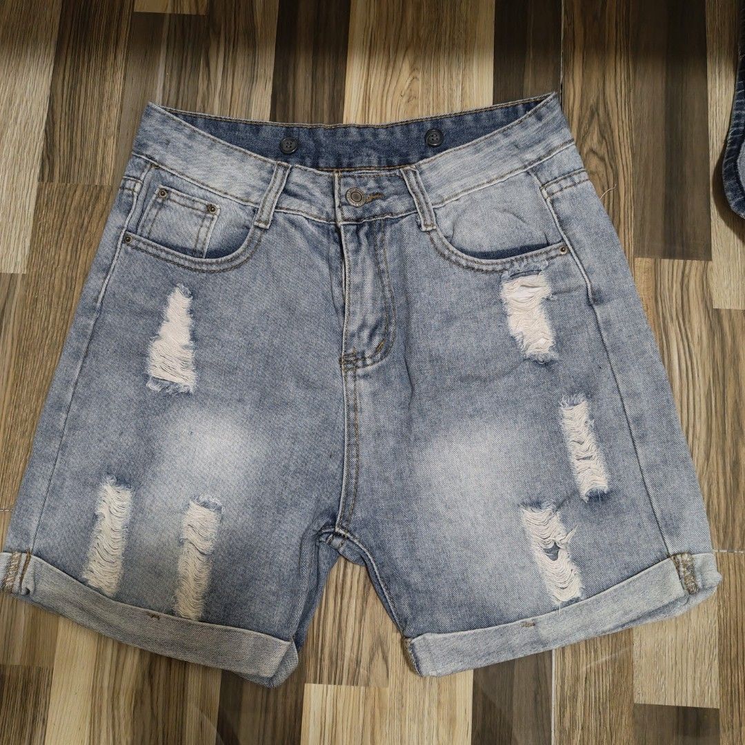 Denim Bermuda Shorts | Denim Tokong (Category: Shorts) located in Maragondon. Submitted by wynne.picks (Listing ID 1468222013, Image 1). Description: Size: 26"- 28" Length: 15" 💛All items negotiable when buying more than 1 items (for items 99 up).