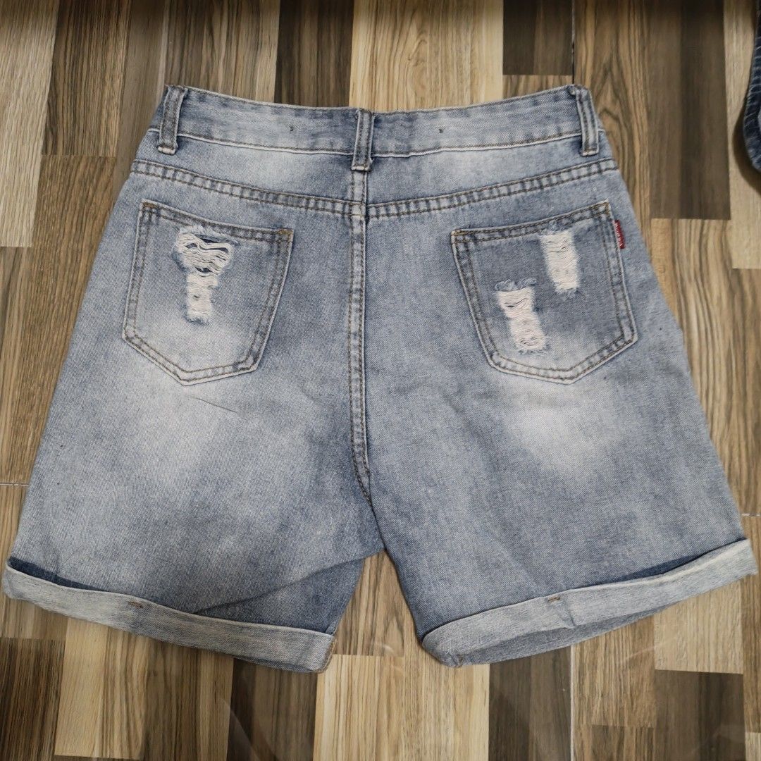 Denim Bermuda Shorts | Denim Tokong (Category: Shorts) located in Maragondon. Submitted by wynne.picks (Listing ID 1468222013, Image 2). Description: Size: 26"- 28" Length: 15" 💛All items negotiable when buying more than 1 items (for items 99 up).