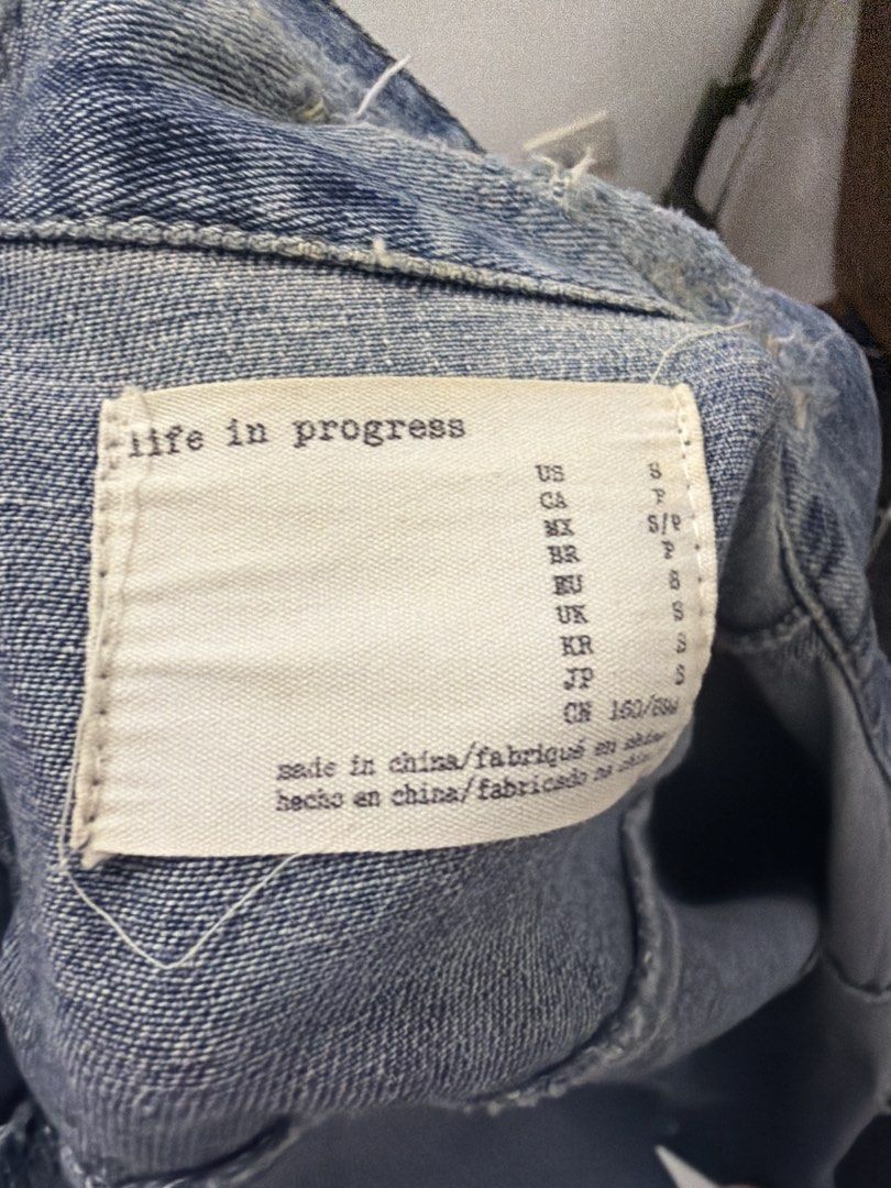 Denim Jacket Size S (Category: Coats, Jackets and Outerwear) located in Tuguegarao City. Submitted by alyssa.closet96 (Listing ID 1468077619, Image 2). Description: - Brand: Life in Progress - Size: S - Wash: Medium wash denim - RFS: gained weight, does not fit me anymore - closet staple.