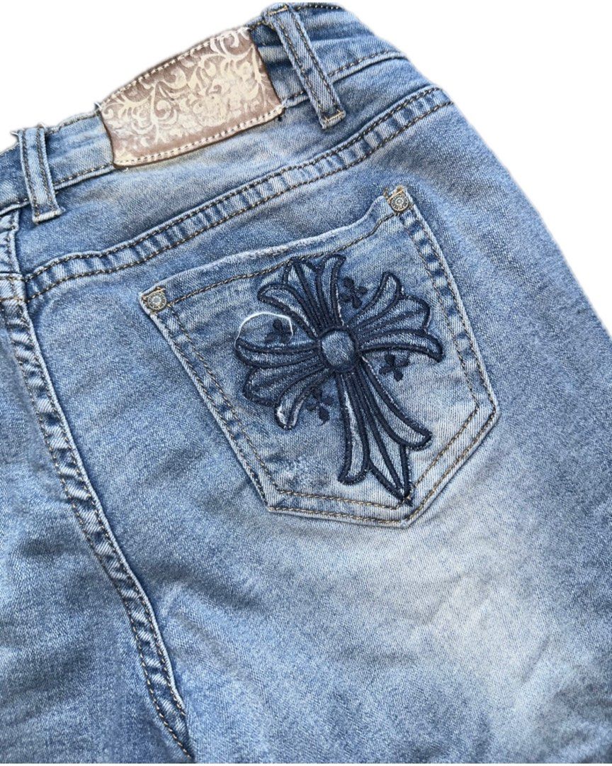 Denim Jean Shorts (Category: Shorts) located in Bacoor. Submitted by pickedbykoko (Listing ID 1468116021, Image 3). Description: Size: 28 inches Length: 14 inches Condition: Fair Flaws: faded tag design and stain at the back, as shown in the 4th photo Colors may appear slightly different depending on lighting and your screen. 🏷 ₱68.00 Code: K14.