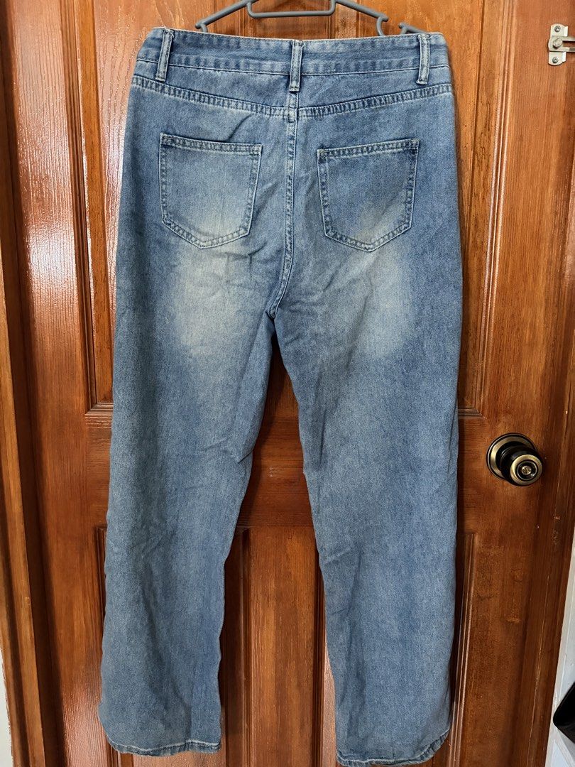 Denim Jeans (Category: Jeans) located in Manila. Submitted by aicalicious (Listing ID 1468100161, Image 2). Description: Denim Jeans Pre Loved Size: L Waist - 31 inch Length - 39 inch Opening - 19 inch Hip - 41 inch .