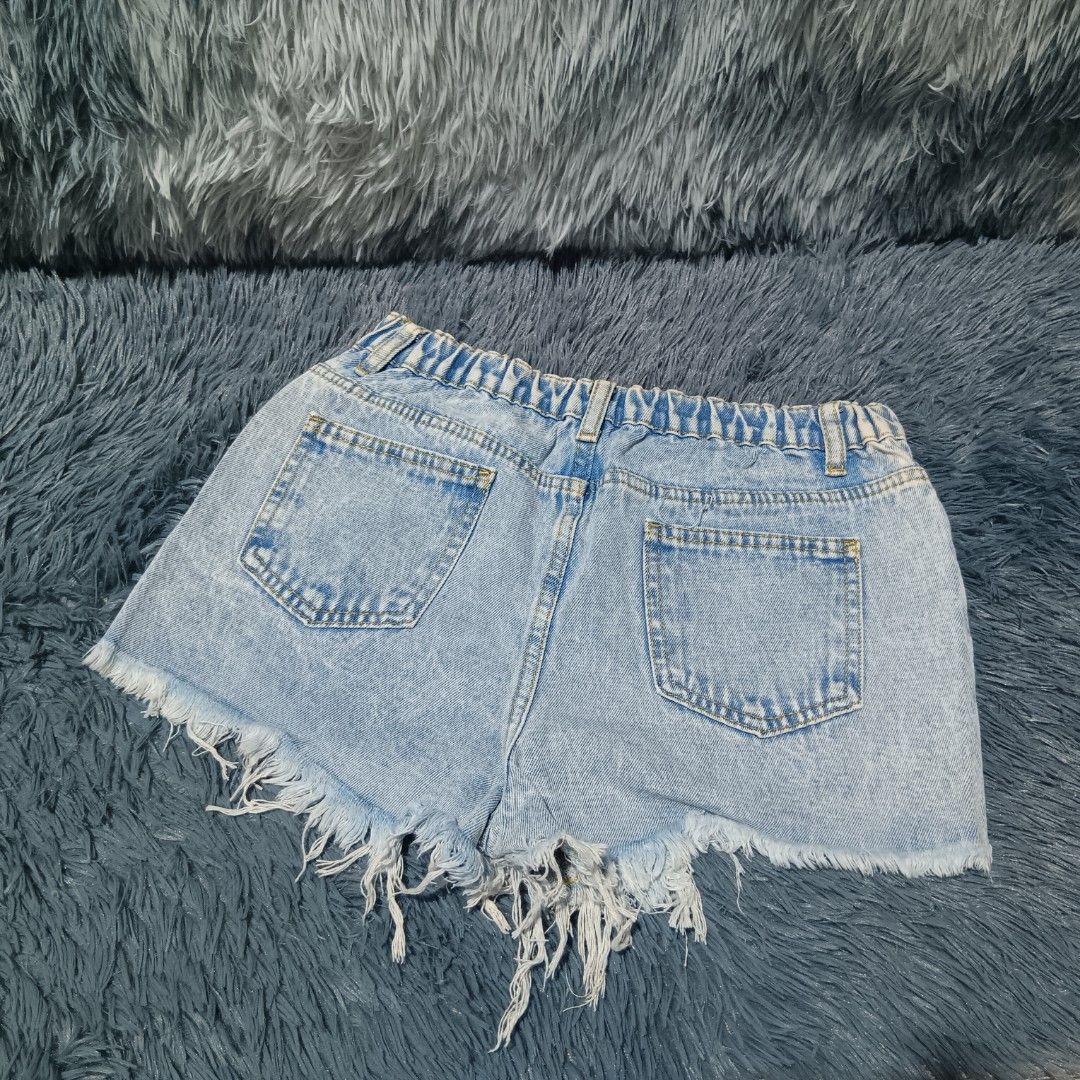 Denim short (Category: Shorts) located in Binangonan. Submitted by darlen21 (Listing ID 1468237155, Image 2). Description: 12y on tag size 26-27 garterize on back.