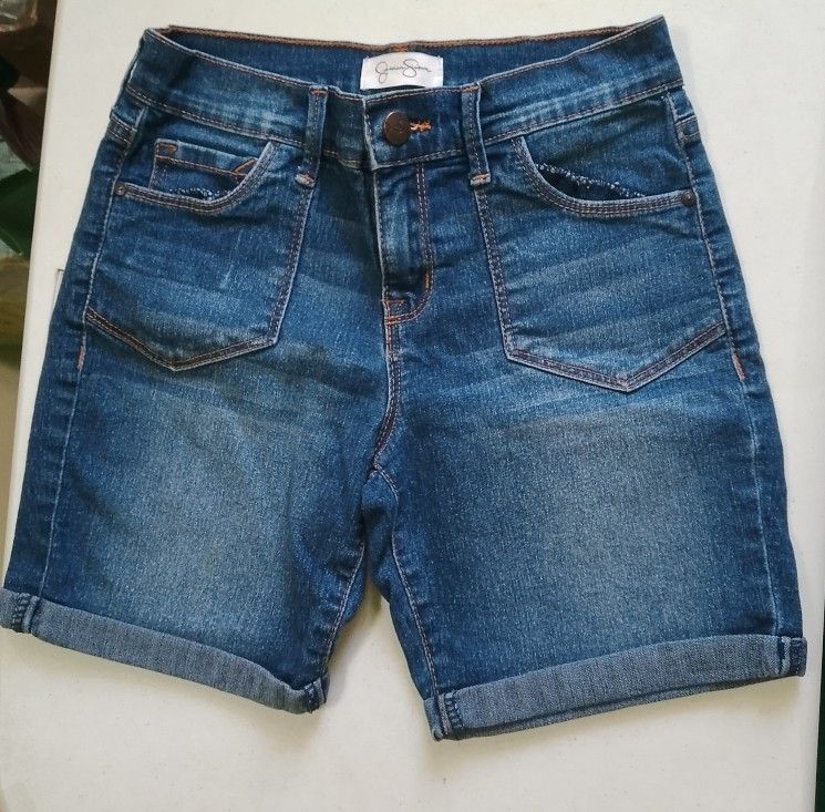 Denim Short for kids (Category: Babies & Kids Fashion) located in General Trias. Submitted by random.recos (Listing ID 1468119020, Image 1). Description: 🛍️✨ KIDS MAONG SHORTS FOR SALE! ✨🛍️ 👖 Cute at stylish na maong shorts for kids! 🥰 👧👦 Perfect for kids ages 7–10 years old! 💸 ₱75 LANG ISA! 💥 Sulit na, pang-araw-araw na outfit pa! 💕 📍 Location: General Trias, Cavite 🤝 Meet-up / Pick-up available 📩 PM na sa mga interested buyers! 🛒 M
