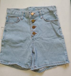 (Category: ) located in . Submitted by random.recos (Listing ID 1468119575, Image 1). Description: .
