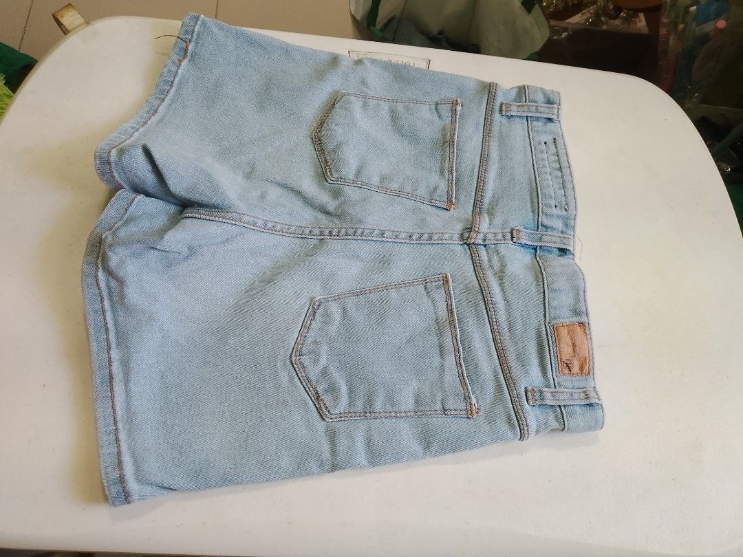 Denim Short for kids (Category: Babies & Kids Fashion) located in General Trias. Submitted by random.recos (Listing ID 1468119575, Image 3). Description: 🛍️✨ KIDS MAONG SHORTS FOR SALE! ✨🛍️ 👖 Cute at stylish na maong shorts for kids! 🥰 👧👦 Perfect for kids ages 7–10 years old! 💸 ₱75 LANG ISA! 💥 Sulit na, pang-araw-araw na outfit pa! 💕 📍 Location: General Trias, Cavite 🤝 Meet-up / Pick-up available 📩 PM na sa mga interested buyers! 🛒 M