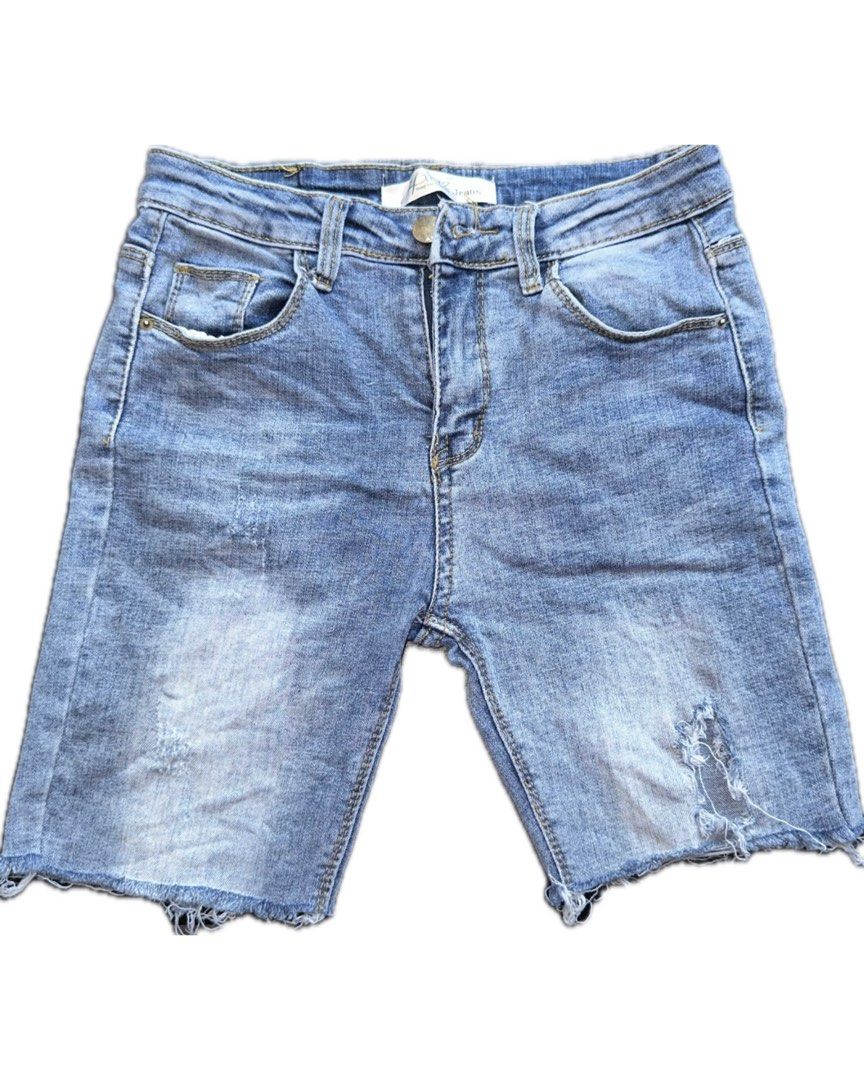 Denim Shorts with frayed raw hems (Category: Shorts) located in Bacoor. Submitted by pickedbykoko (Listing ID 1468119229, Image 1). Description: Size: 25 inches Length: 15 inches Condition: Very Good Colors may appear slightly different depending on lighting and your screen. 🏷 ₱78.00 Code: K16.