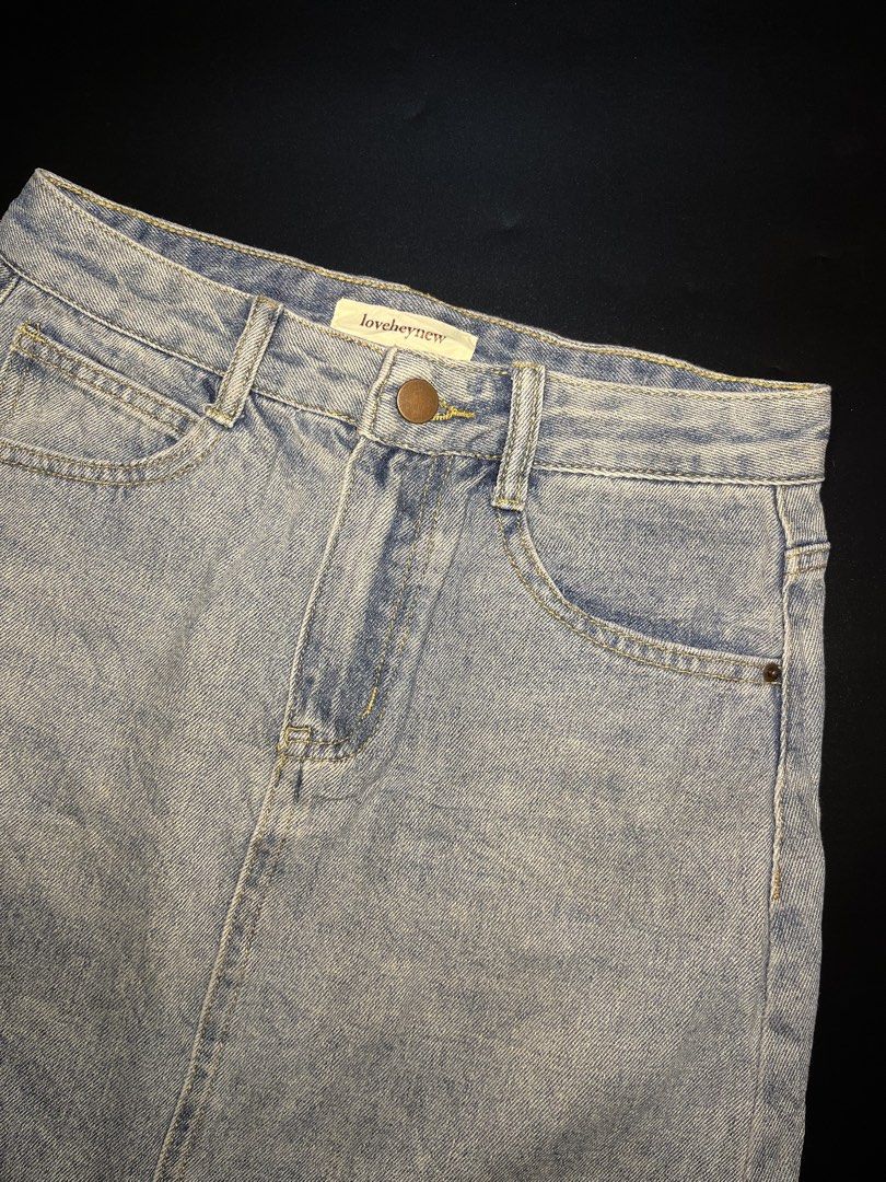 Denim Skirt (Category: Skirts) located in Manila. Submitted by luveri.collection (Listing ID 1468202084, Image 3). Description: MOP: GCash.