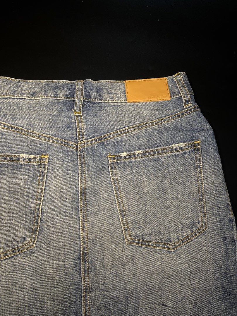 Denim Skirt (Category: Skirts) located in Manila. Submitted by luveri.collection (Listing ID 1468206310, Image 3). Description: MOP: GCash.