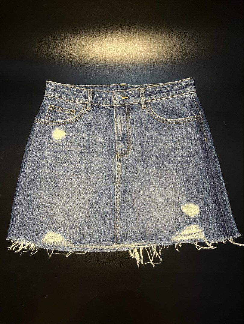 Denim Skirt (Category: Skirts) located in Manila. Submitted by luveri.collection (Listing ID 1468216139, Image 1). Description: MOP: Gcash.