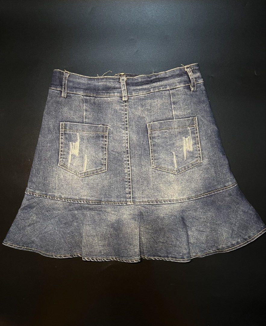 Denim Skirt (Category: Skirts) located in Manila. Submitted by luveri.collection (Listing ID 1468217890, Image 2). Description: MOP: GCash.
