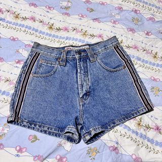 (Category: ) located in . Submitted by eladela.closet (Listing ID 1468066545, Image 1). Description: .