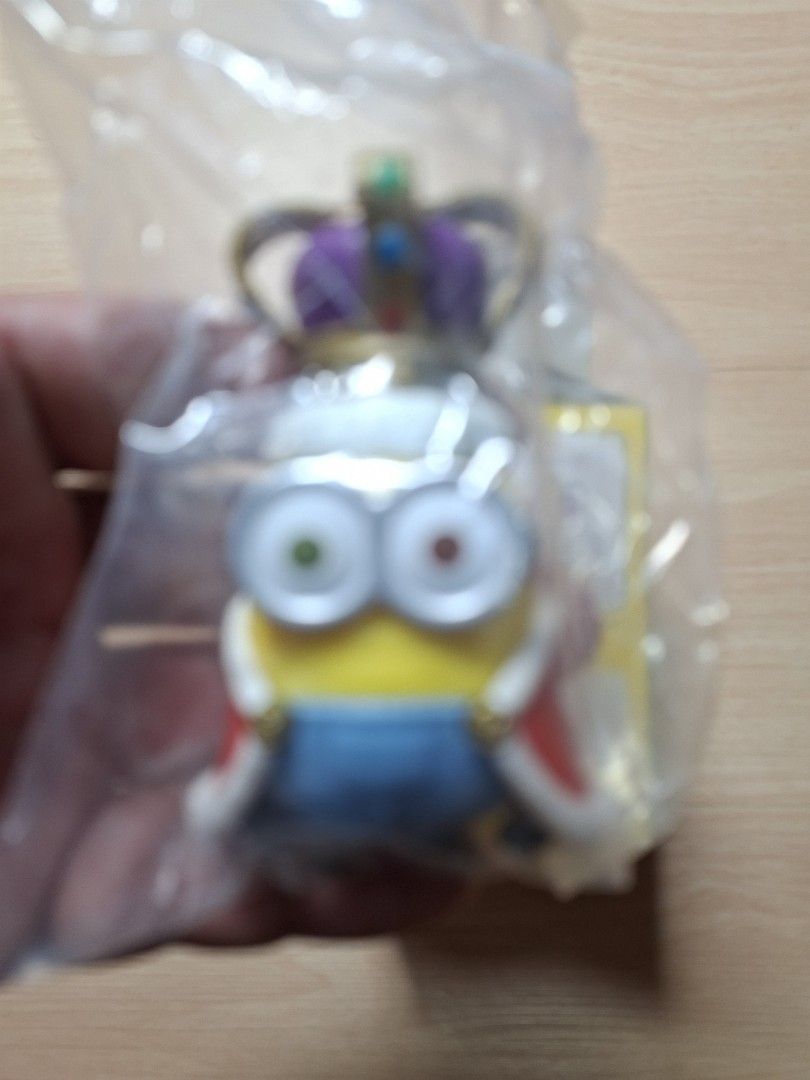 Despicable Me Minions King Bob Highlighter Pen (Category: Stationery & School Supplies) located in Baguio. Submitted by restyrille77846 (Listing ID 1468088782, Image 3). Description: - Character: King Bob from Despicable Me wearing crown and robe - Item: Theme highlighter pen (Mannings promotional item) - Condition: Brand new, still sealed in original plastic packaging - Packaging: Includes original yellow retail box with instruction graphics on 