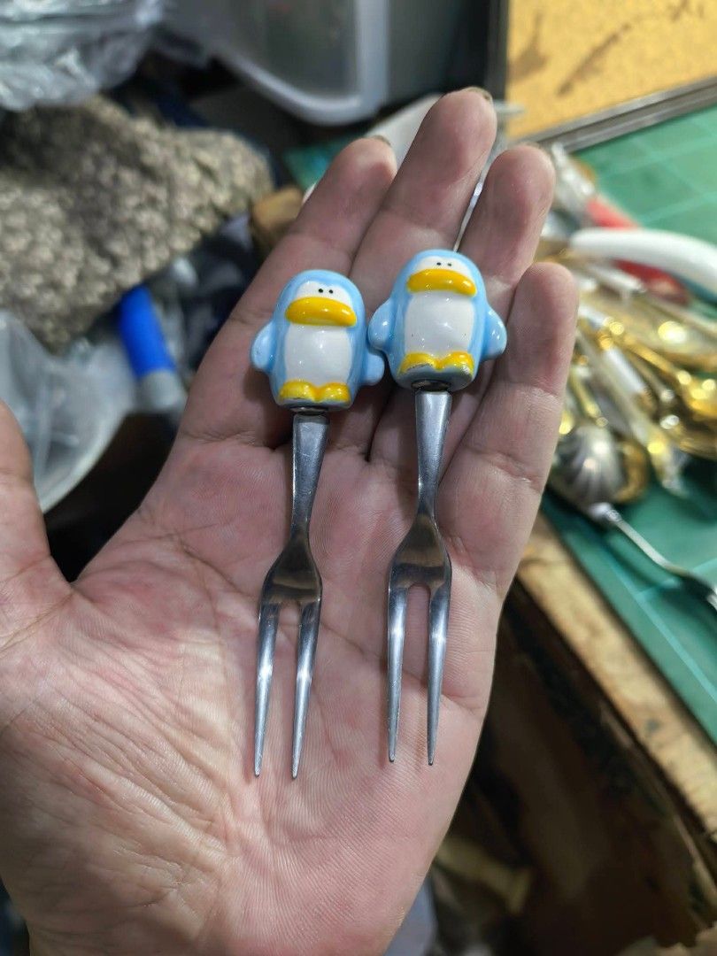 Dessert Fork Pair (Category: Other Kitchenware & Tableware) located in Cebu City. Submitted by dudes_villanueva (Listing ID 1468106948, Image 1). Description: Dessert Fork In excellent condition -Ceramic handle -Stainless steel.