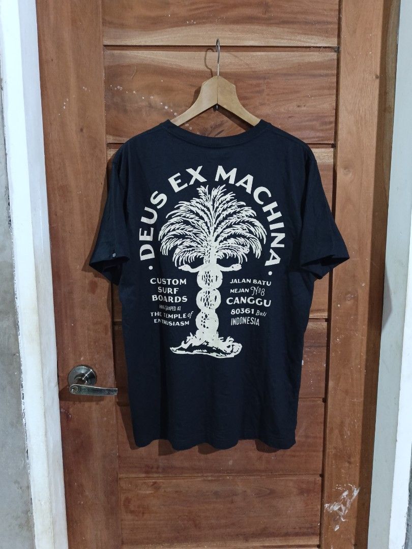 DEUS EX MACHINA TEE (Category: Activewear) located in Tagum. Submitted by danelle_closet1106 (Listing ID 1468183518, Image 1). Description: AS NEW SIZE:LARGE NO ISSUE.