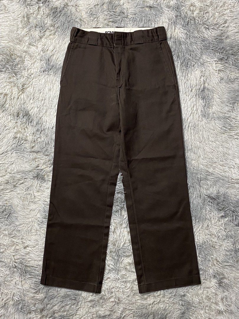 Dickies 874 Original Fit Chocobrown Pants (Category: Activewear) located in Santa Rosa. Submitted by 415_thriftss (Listing ID 1468069179, Image 2). Description: Dickies 874 Original Fit Choco Brown Pants ✅ Available - 28x32 On tag - Brandnew / Deadstock condition and crispy 🔽DETAILS - Condition: 9.8/10 - Dimes: 28 Waist x 37 Length - Leg opening 9 - Color rate: 10/10 - Issue: Altered since 28x32 on tag instead of length is 28x42 naging 28x37 so 