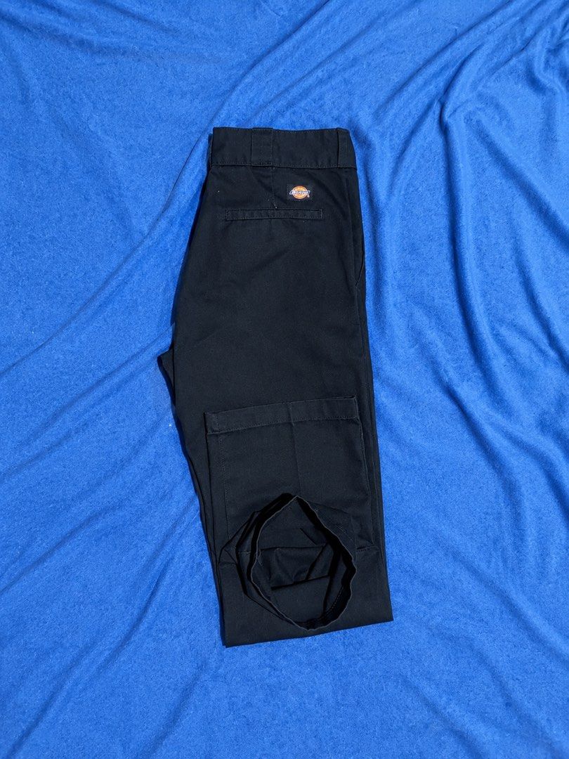 DICKIES 874 original fit navy blue (Category: Trousers) located in Manila. Submitted by jymadafck (Listing ID 1468198570, Image 1). Description: DICKIES 874 orignal fit 32x32 minimal flaws but looking good.