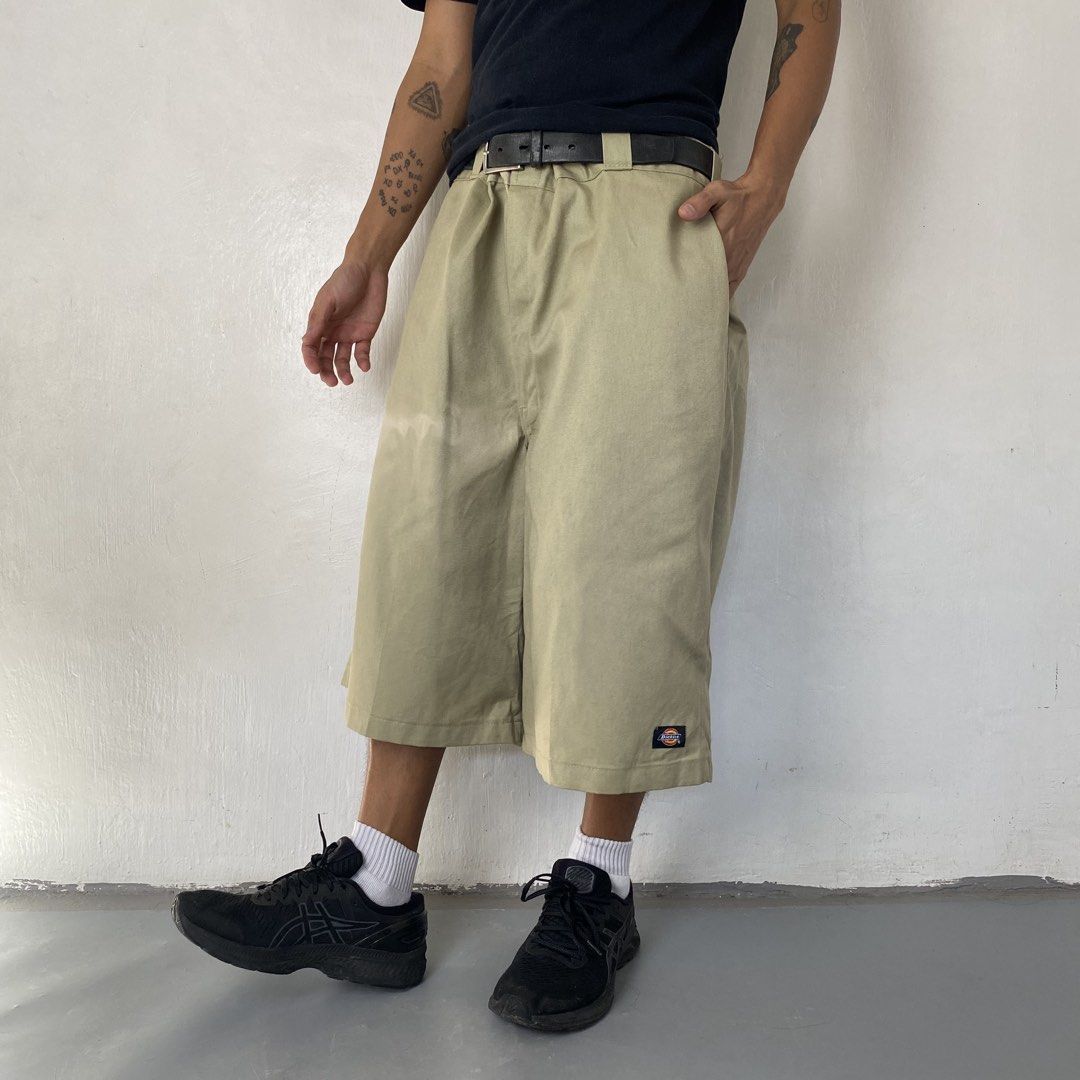 Dickies 🩳 | Beige Front Brand Patch Jorts (Category: Shorts) located in Bulacan. Submitted by orc.ph (Listing ID 1468154453, Image 3). Description: Dickies 🩳 | Beige Front Brand Patch Jorts Mine:₱680 Material Used: Polyester - Beige - Belt Loop Attached - Zipper and Button Closure - Multi Pockets - Jorts - Front Brand Patch - Casual - Semi Formal - Formal - Streetwear - Y2K -Size: XXXL -Waistline: 42” -Length: 26 -Thighs: 14.5” -Leg Opening: 15