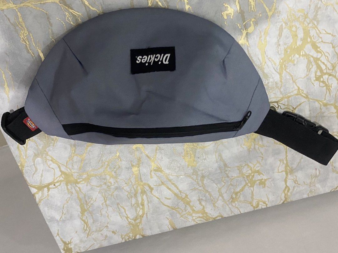 DICKIES BELT BAG (Category: Belt bags, Clutches and Pouches) located in San Fernando. Submitted by epicpenguin.8e962a (Listing ID 1468224124, Image 1). Description: .