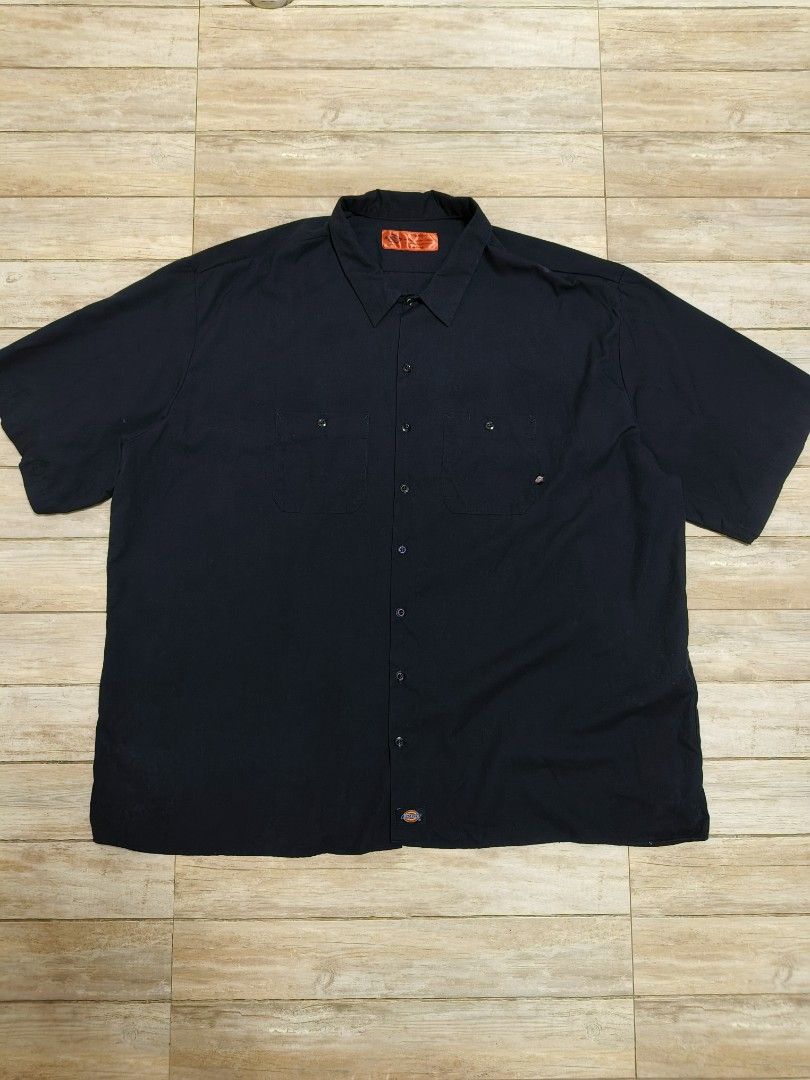 Dickies button down (Category: Tshirts & Polo Shirts ) located in Siniloan. Submitted by talktotheroses (Listing ID 1468230157, Image 1). Description: no issue.