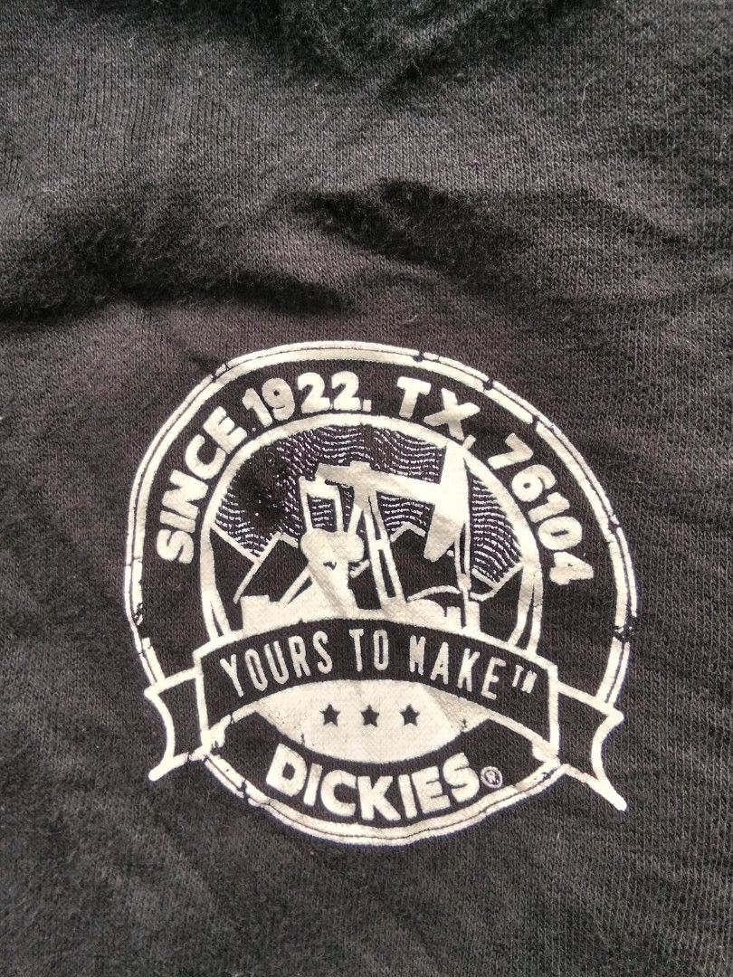Dickies Hooded Jacket (Category: Coats, Jackets and Outerwear) located in Monkayo. Submitted by youknowwho.27 (Listing ID 1468084576, Image 3). Description: Dimes- 22.5X27 Size Xl on tag best fit to large 350+sf‼️.