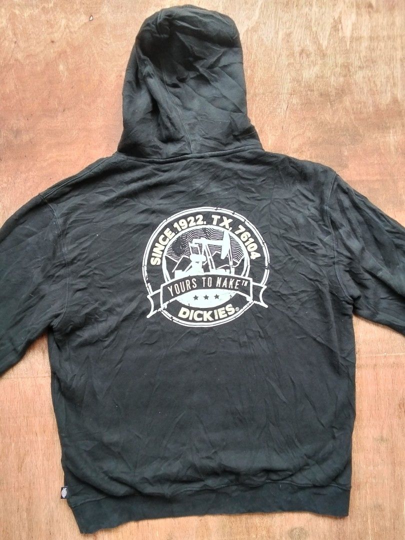 Dickies Hooded Jacket (Category: Coats, Jackets and Outerwear) located in Monkayo. Submitted by youknowwho.27 (Listing ID 1468084576, Image 2). Description: Dimes- 22.5X27 Size Xl on tag best fit to large 350+sf‼️.