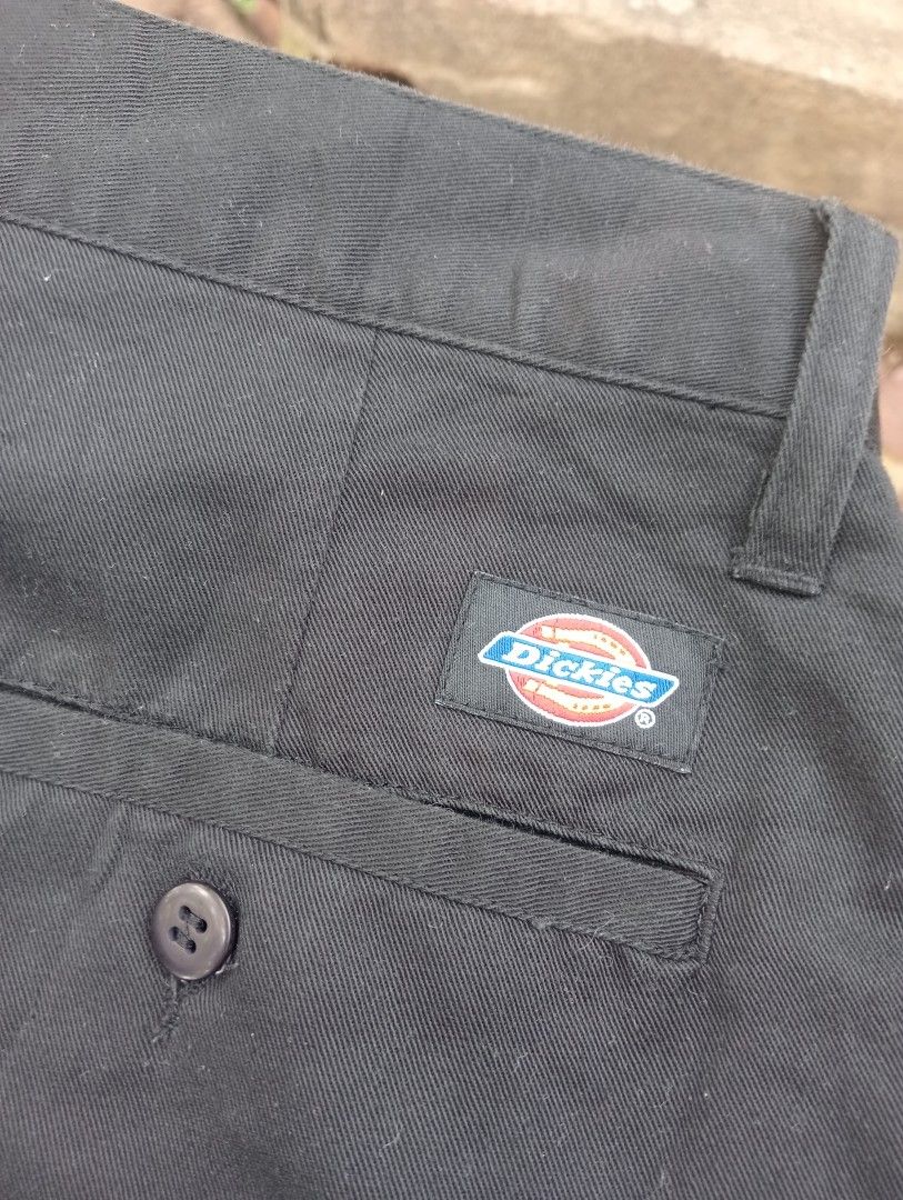 DICKIES JORTS (Category: Shorts) located in Quezon. Submitted by thrift_naku (Listing ID 1468184706, Image 2). Description: WHERE THIS DICKIES CARGO JORTS.