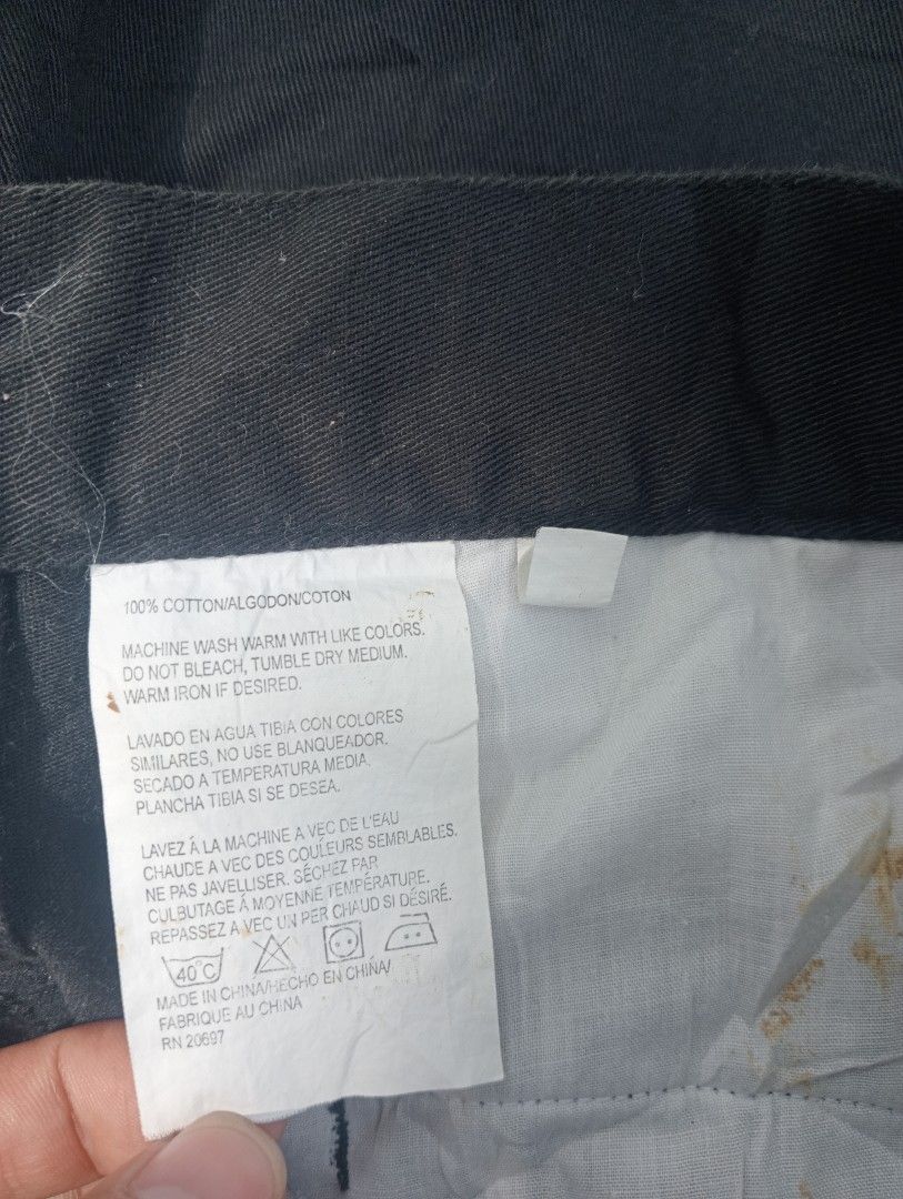 DICKIES JORTS (Category: Shorts) located in Quezon. Submitted by thrift_naku (Listing ID 1468184706, Image 3). Description: WHERE THIS DICKIES CARGO JORTS.