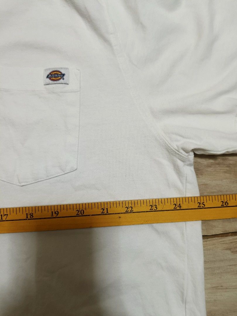 Dickies pocket tee (Category: Tshirts & Polo Shirts ) located in Siniloan. Submitted by talktotheroses (Listing ID 1468229577, Image 3). Description: like new no issue.