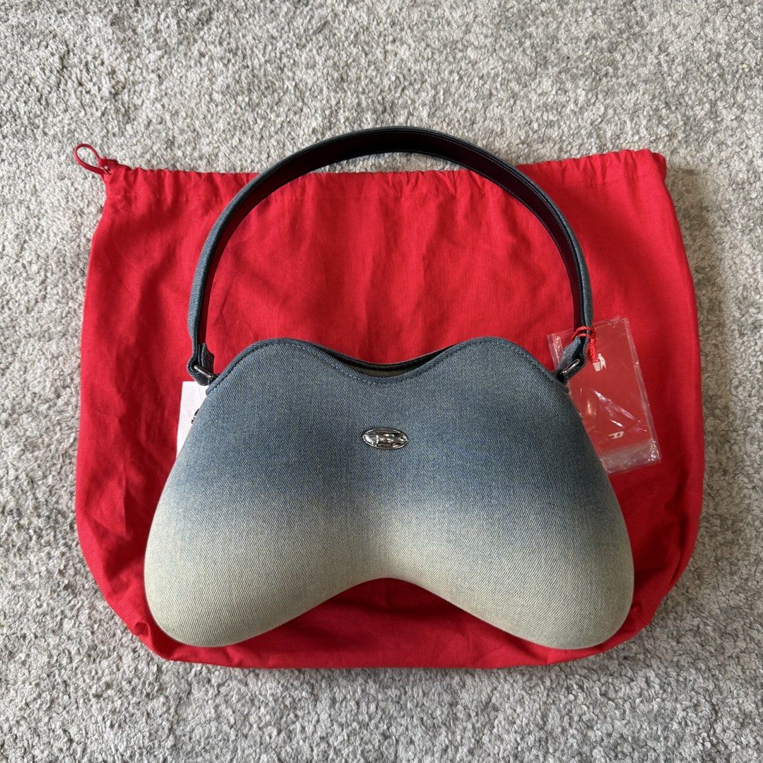Diesel Double D Shoulder Bag Denim (Category: Shoulder Bags) located in Paranaque City. Submitted by nego.allday (Listing ID 1468111197, Image 1). Description: Diesel Double D Shoulder Bag Denim Brandnew | Complete ₱20,000 (SRP 50k).