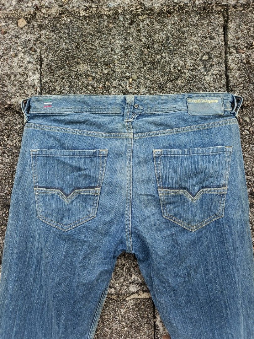 Diesel Larkee Jeans (Category: Jeans) located in Manila. Submitted by coyyimpothrift2 (Listing ID 1468218899, Image 2). Description: - Brand: Diesel Larkee - Size: W31 L32 - Color: Light blue wash - Cut: Straight leg - Closure: Classic button fly - Details: Distinctive back pocket stitching - Condition/Use: Great everyday casual staple piece made with quality denim.