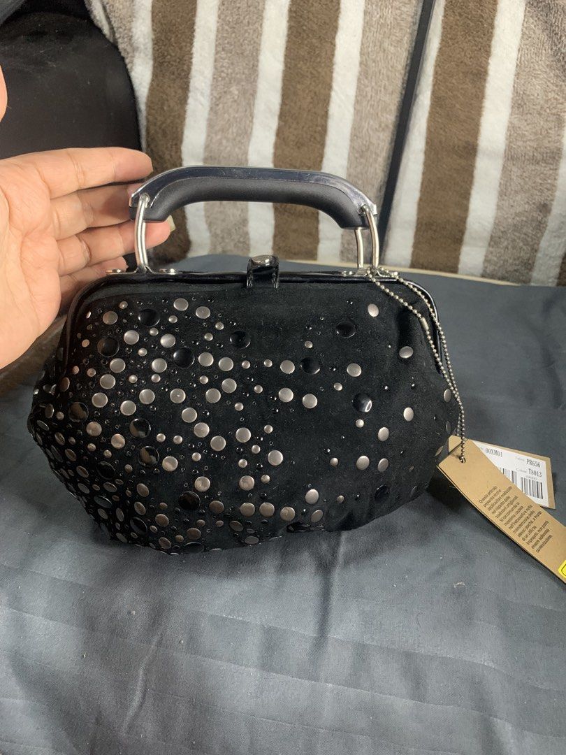 Diesel rare cute handbag (Category: Purses & Pouches) located in Cabanatuan. Submitted by mjluxxejapan (Listing ID 1468079838, Image 1). Description: Fixed price aporox 9”x5” kasya cp antibay suede leather material makapal .. solid quality original from japan Bnew with tag..