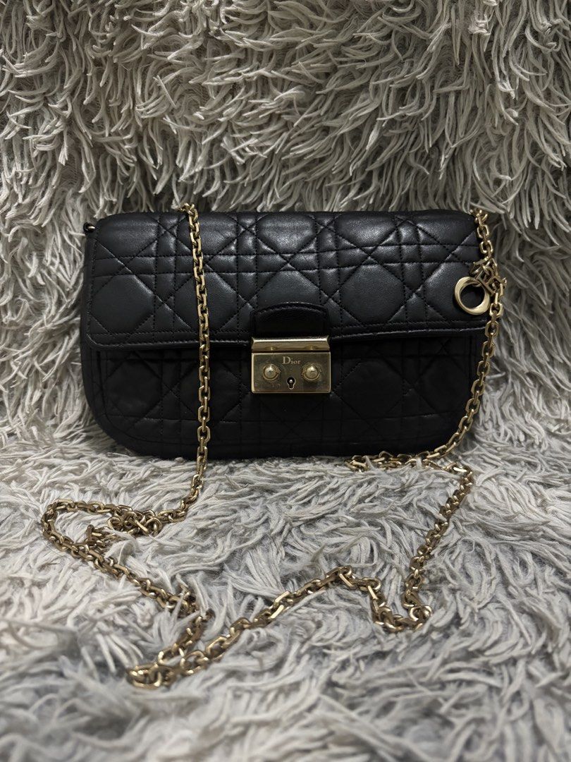 Dior (Category: Luxury Bags & Wallets) located in Tarlac. Submitted by yourewelcome.1 (Listing ID 1468145161, Image 1). Description: Dior.