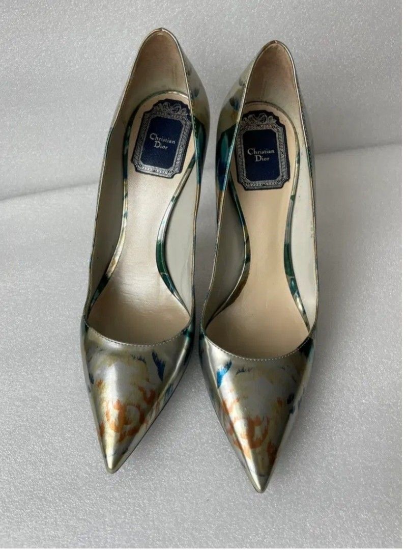 Dior (Category: Heels) located in Sindangan. Submitted by branden_line (Listing ID 1468174440, Image 1). Description: Christian Dior size:7 need palaman na deformed kunti pero over all in good condition pa naman.