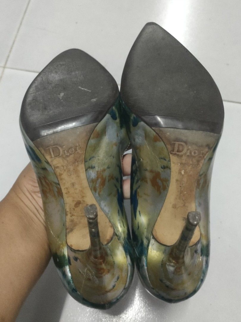 Dior (Category: Heels) located in Sindangan. Submitted by branden_line (Listing ID 1468174440, Image 3). Description: Christian Dior size:7 need palaman na deformed kunti pero over all in good condition pa naman.