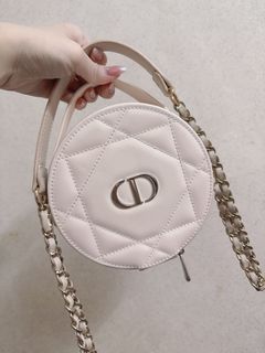 （分類：）位於 。 由 bb_selling 提交（商品編號 1468238883，圖片 1）。簡介： 。