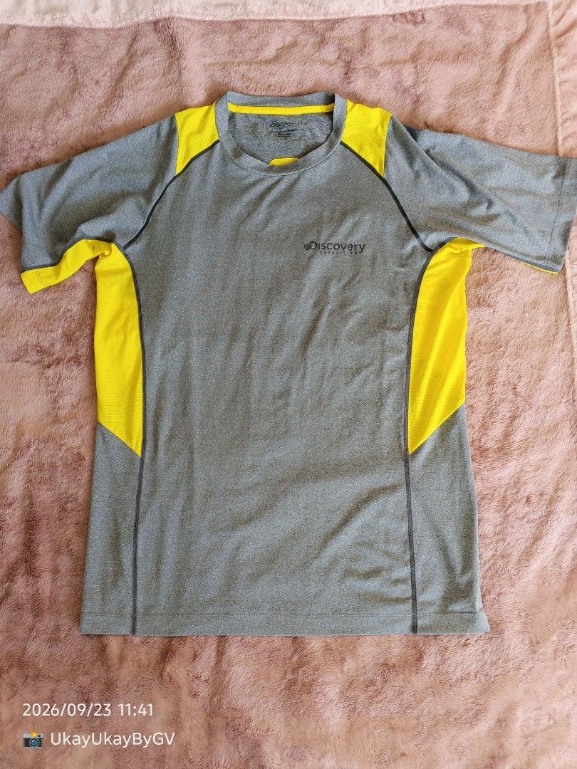 DISCOVERY DRI FIT (Category: Activewear) located in San Isidro, Davao Oriental. Submitted by ukayukaybygv (Listing ID 1468071706, Image 1). Description: Code: Discovery Drifit Size: Medium Condition: 9.5/10 Color: Gray&yellow Issue:No issue.