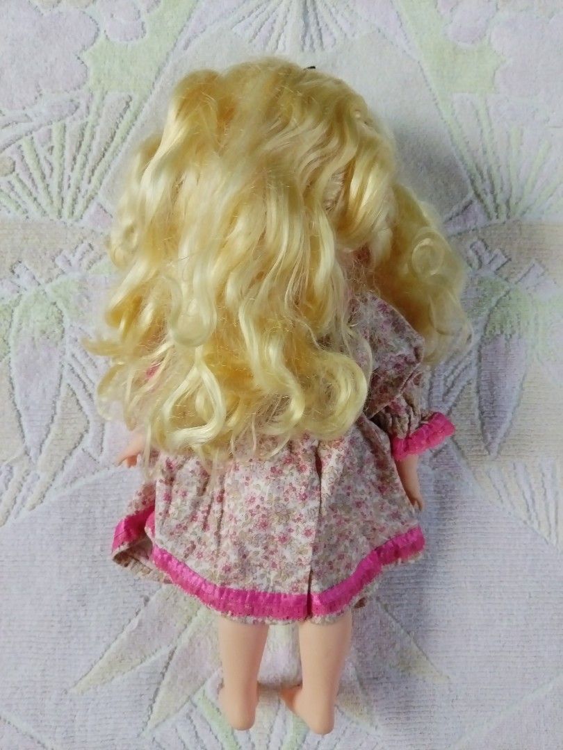 Disney animator Alice (Category: Kids Toys) located in Goa. Submitted by liz1104 (Listing ID 1468063086, Image 3). Description: Authentic Disney produced animator 16" doll. no bitemarks no broken limbs nor glued parts head band intact Gcash First to pay Sf on buyer's expense.