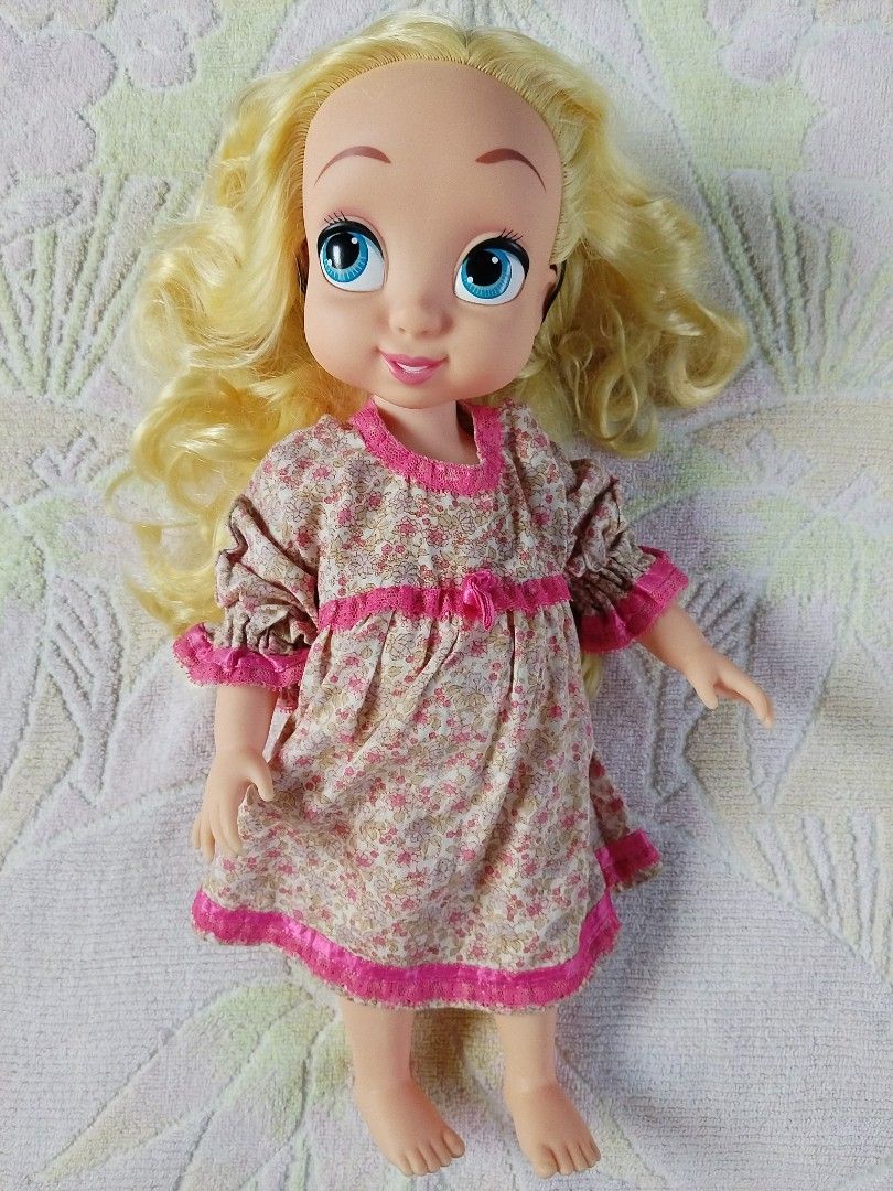 Disney animator Alice (Category: Kids Toys) located in Goa. Submitted by liz1104 (Listing ID 1468063086, Image 1). Description: Authentic Disney produced animator 16" doll. no bitemarks no broken limbs nor glued parts head band intact Gcash First to pay Sf on buyer's expense.
