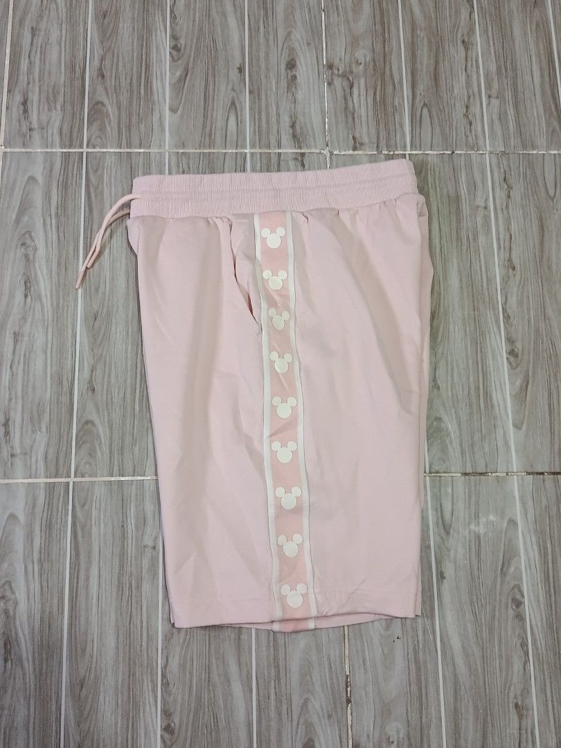 DISNEY X LINING SHORT (freeshipping) (Category: Shorts) located in Quezon City. Submitted by gyl-stop (Listing ID 1468139077, Image 2). Description: free shipping 26-32 x 20 excellent condi cr: 9.8/10 issue: none.