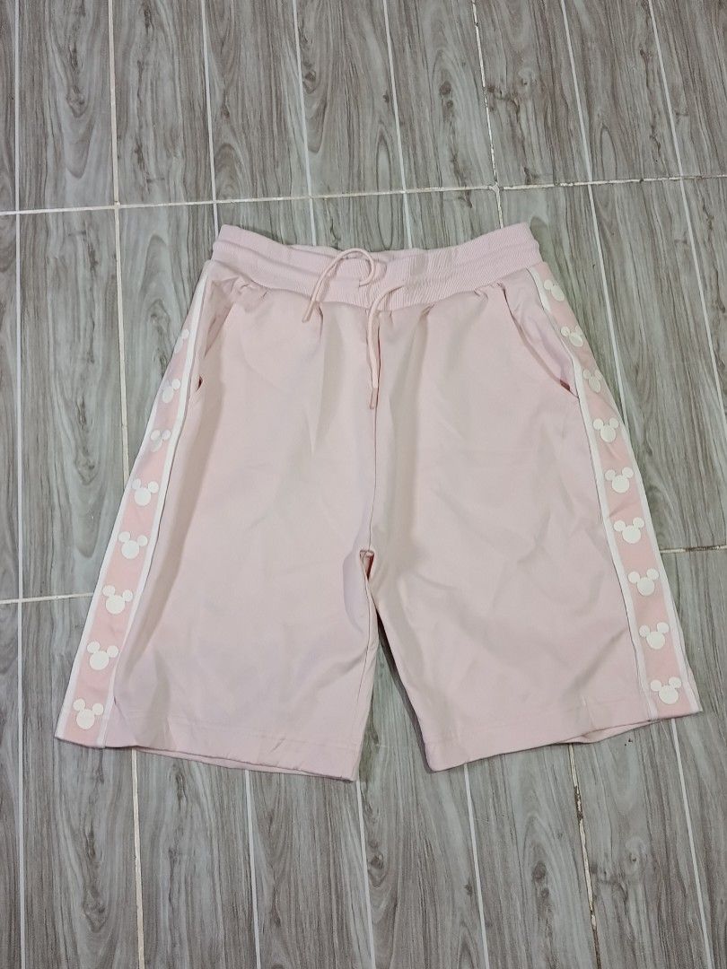 DISNEY X LINING SHORT (freeshipping) (Category: Shorts) located in Quezon City. Submitted by gyl-stop (Listing ID 1468139077, Image 1). Description: free shipping 26-32 x 20 excellent condi cr: 9.8/10 issue: none.